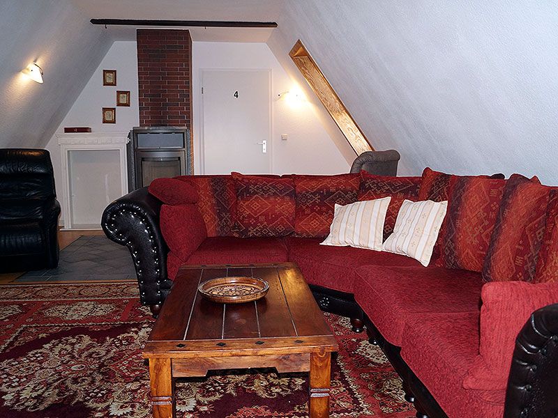 Gemeinschafts- Kamin-Zimmer mit großem Flachbild-TV, WLAN